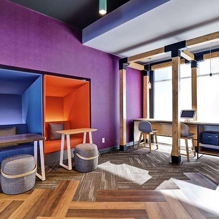 Tru By Hilton Edmonton Windermere Экстерьер фото