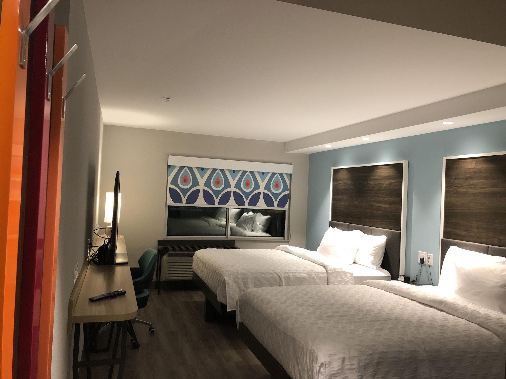 Tru By Hilton Edmonton Windermere Экстерьер фото