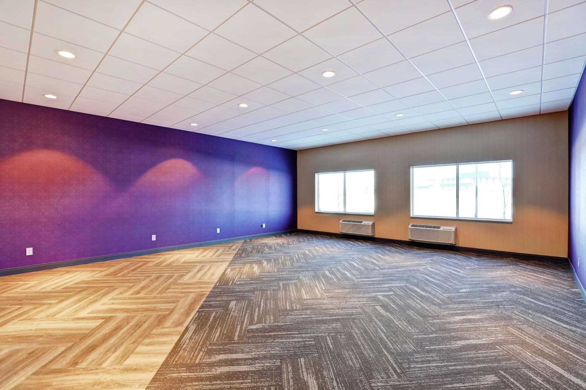 Tru By Hilton Edmonton Windermere Экстерьер фото