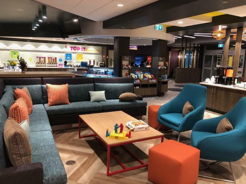Tru By Hilton Edmonton Windermere Экстерьер фото